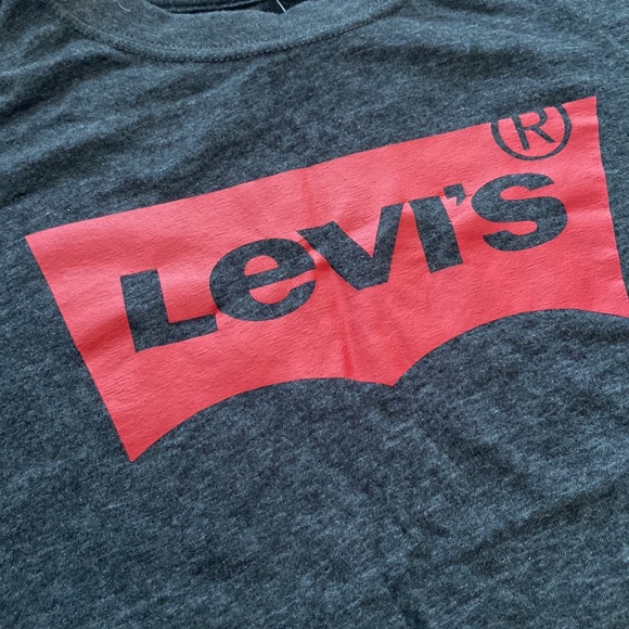 Levi’s t shirt - youth medium - Picture 2 of 3